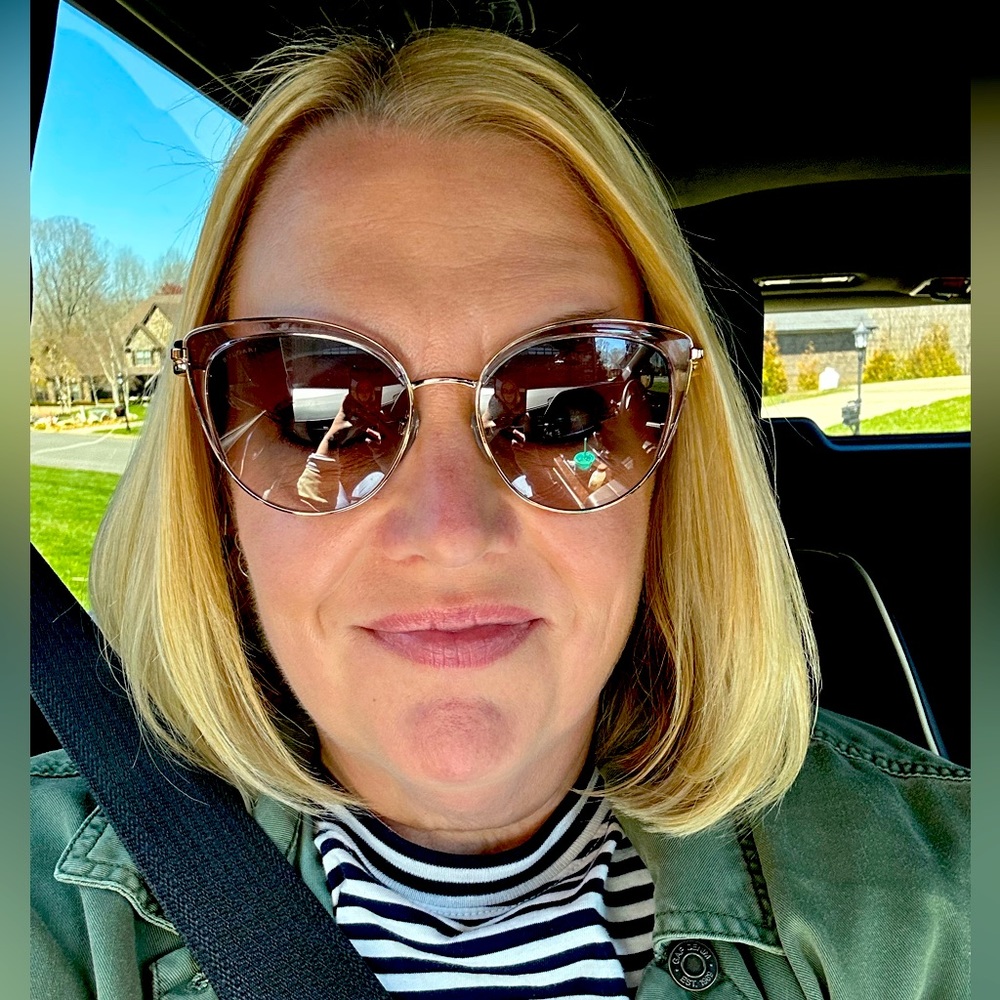 Meet your Posher, Stacy